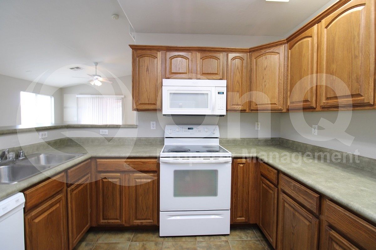 16057 W Sierra St Goodyear, AZ 85338 photo 3