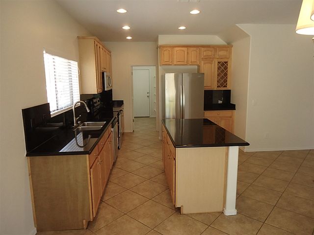 15052 W Columbine Dr photo 3