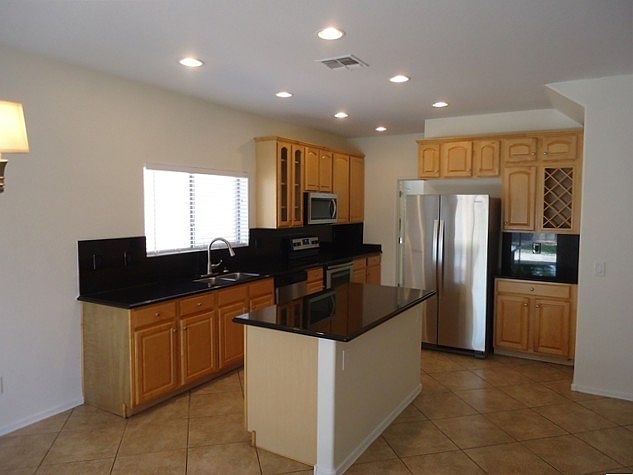 15052 W Columbine Dr photo 2