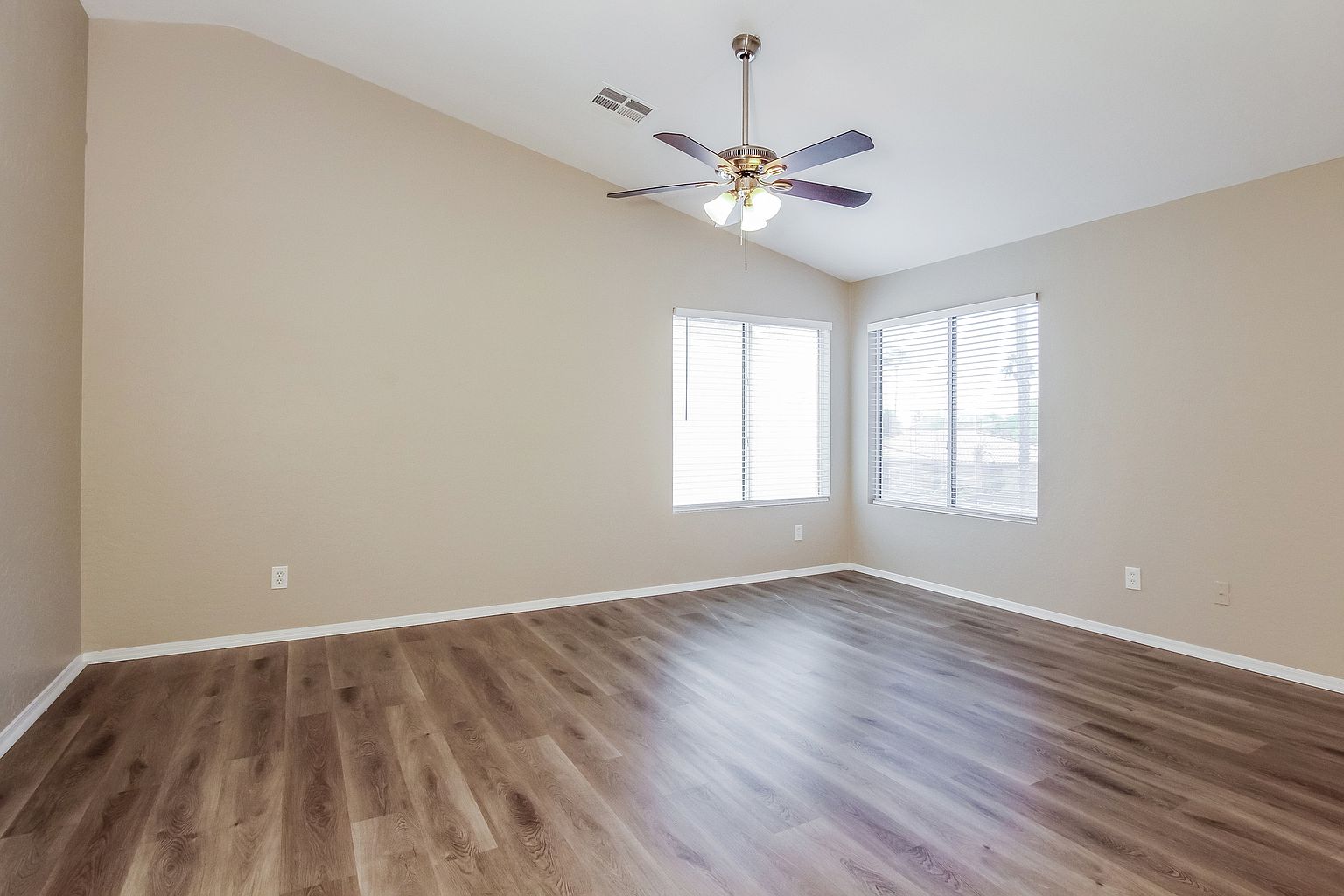 14871 W Bloomfield Rd photo 5