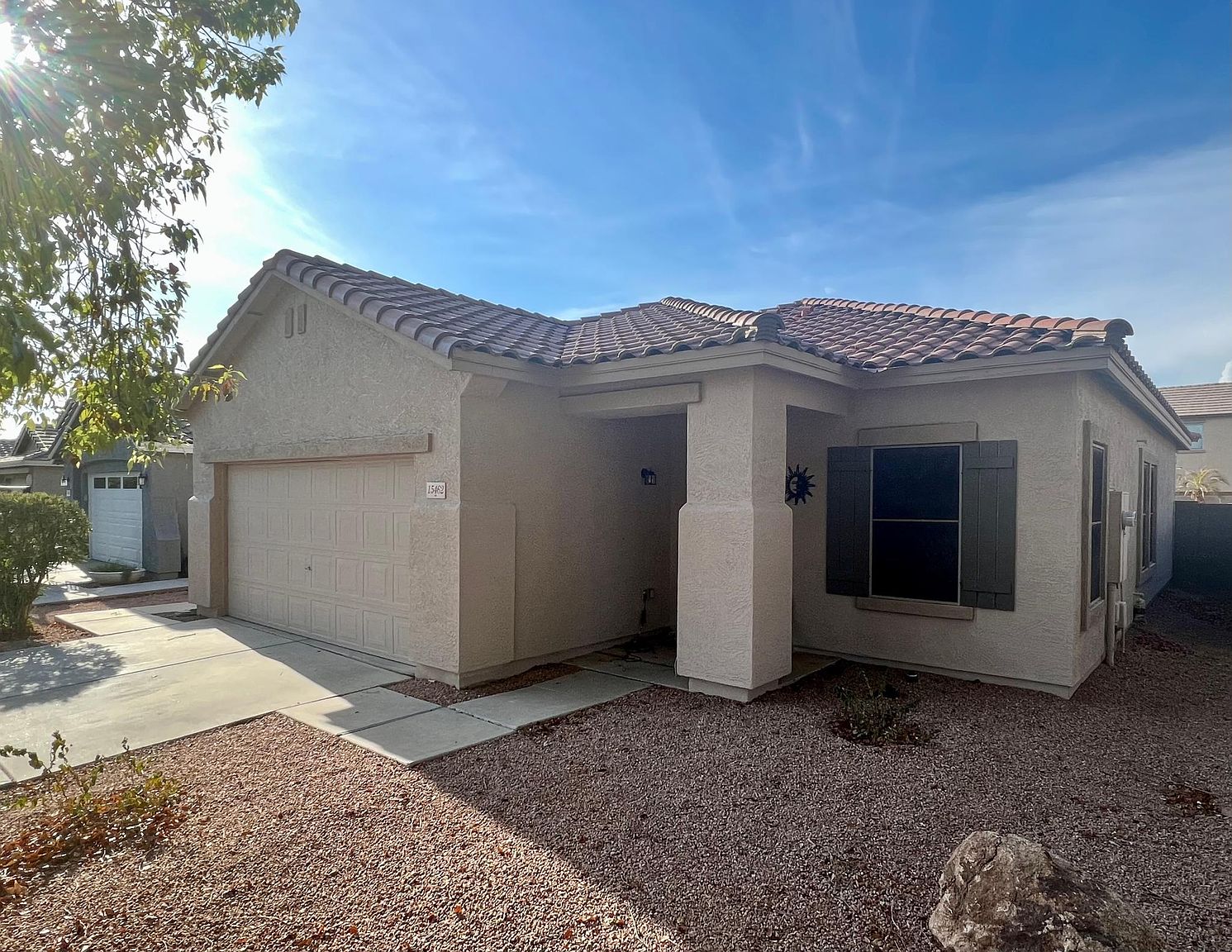 15462 W Sierra St photo 2