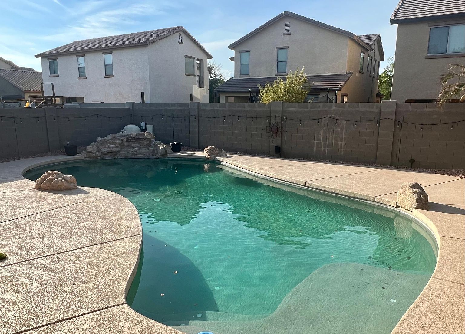 15462 W Sierra St photo 3