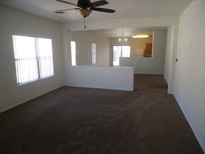 15425 W Sierra St Surprise, AZ 85379 photo 4