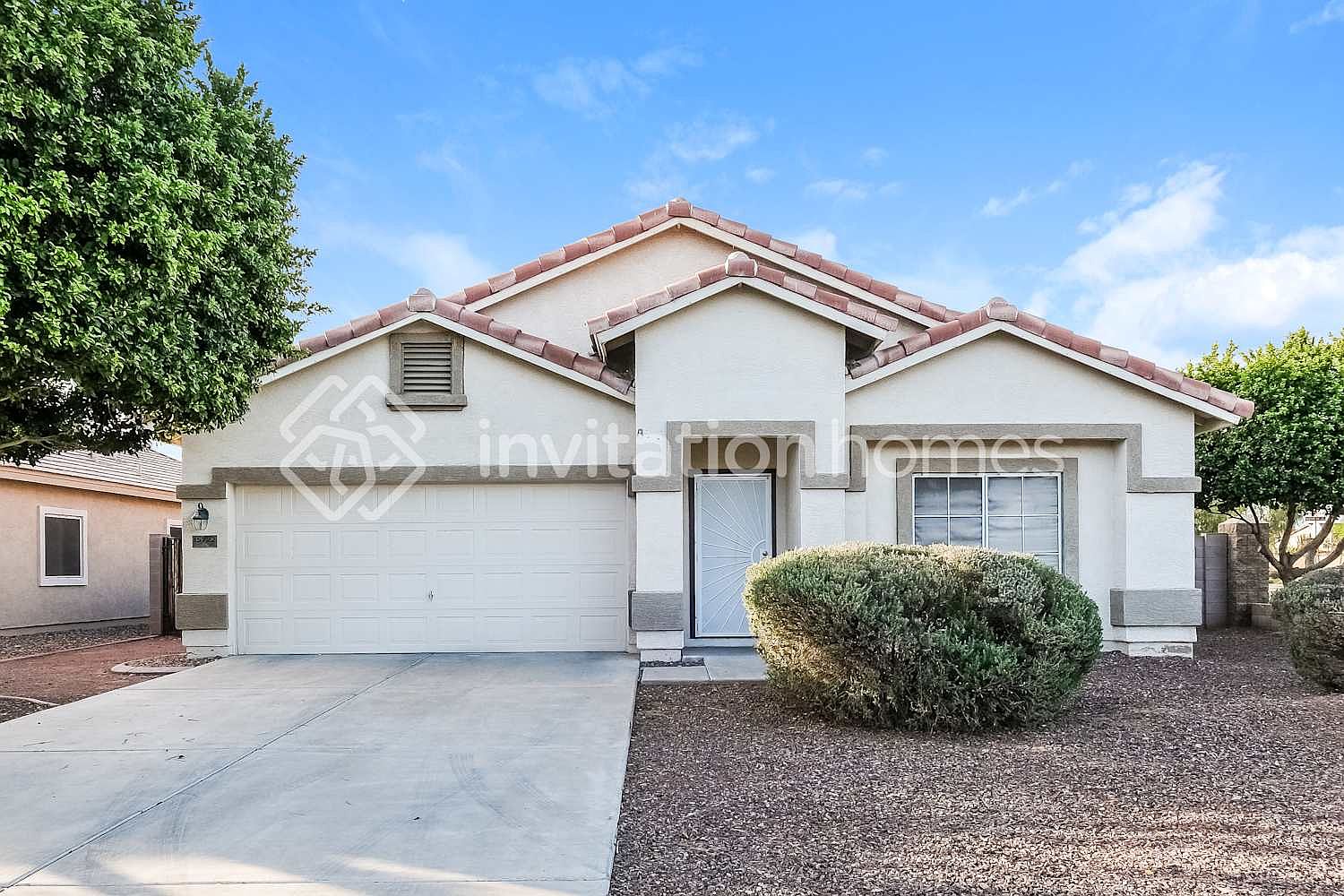 15722 W Calavar Rd Surprise, AZ 85379 photo 2