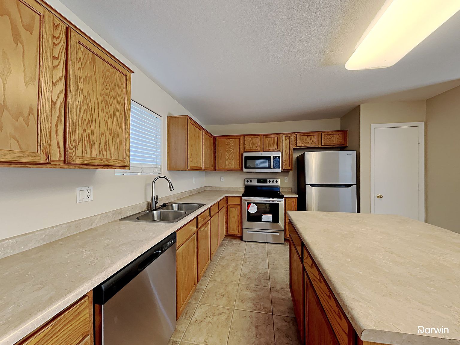 17472 W Watson Ln photo 3