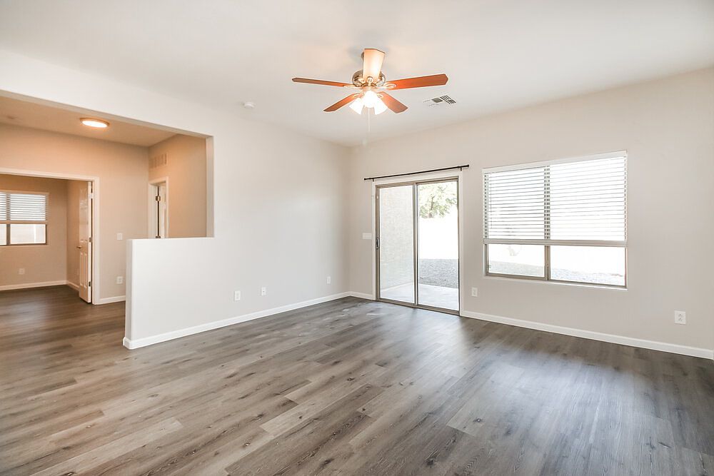 17320 W Caribbean Ln Surprise, AZ 85388 photo 5