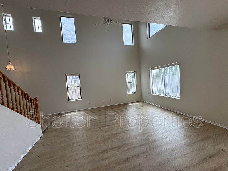 17229 W Caribbean Ln Surprise, AZ 85388 photo 5