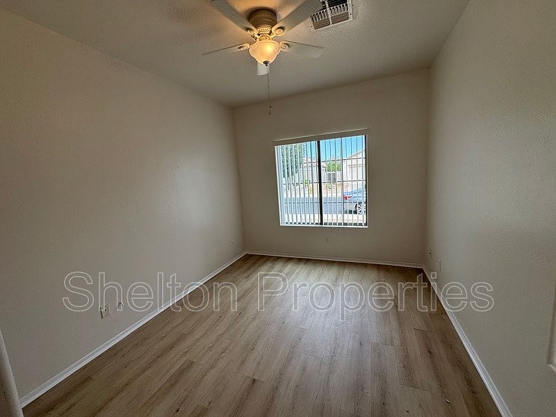 17229 W Caribbean Ln Surprise, AZ 85388 photo 3