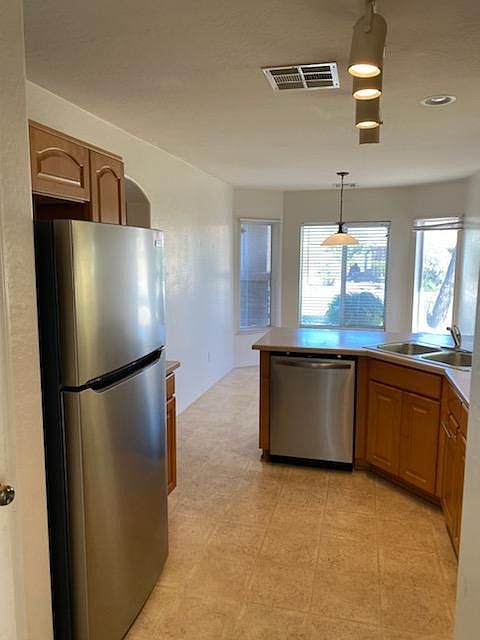 23289 W Arrow Dr photo 2