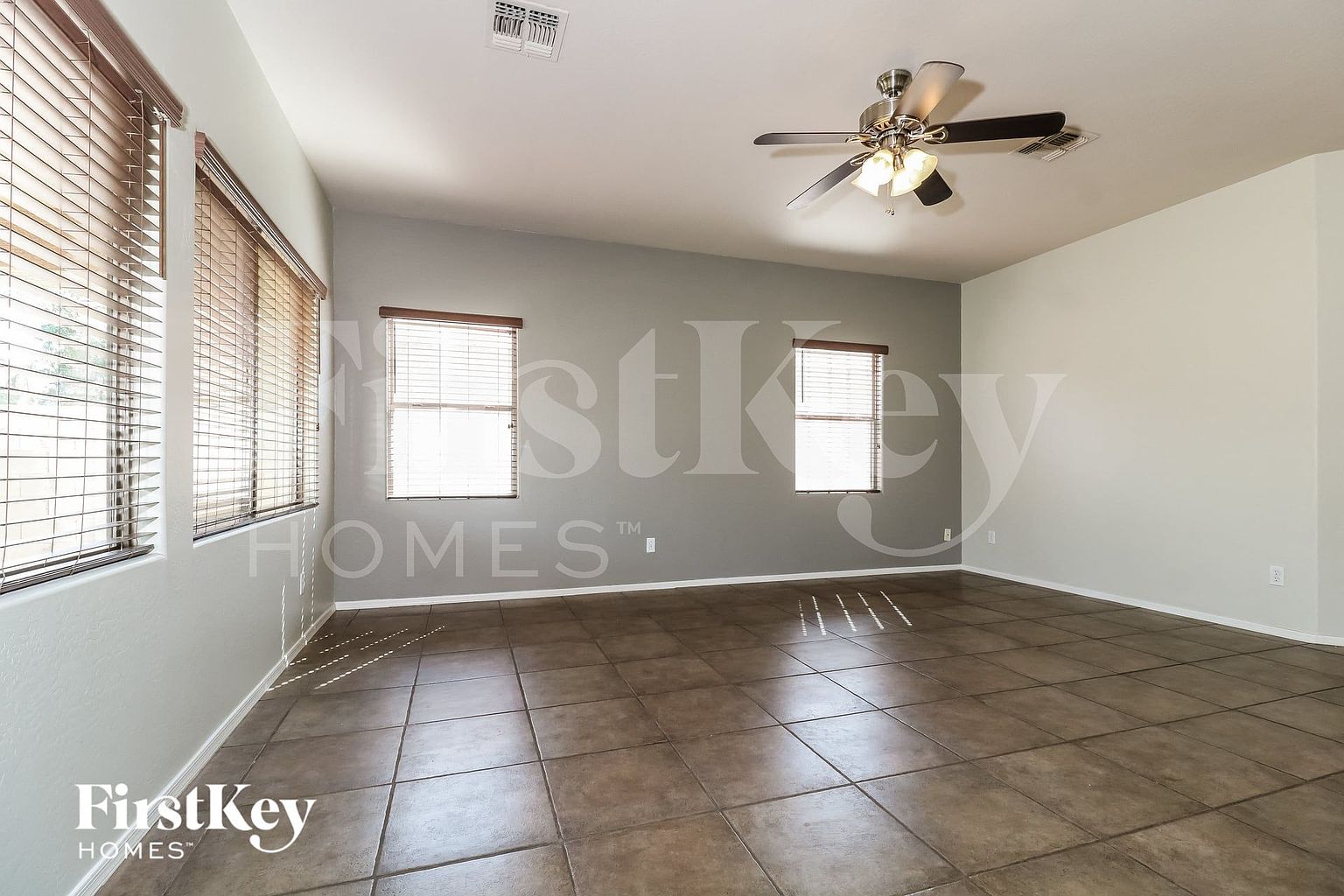 16196 W Hearn Rd photo 5