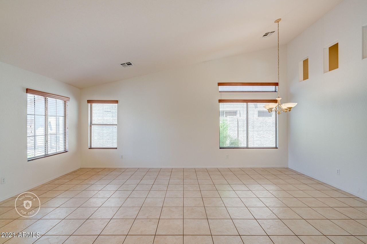 15274 W Post Dr photo 2