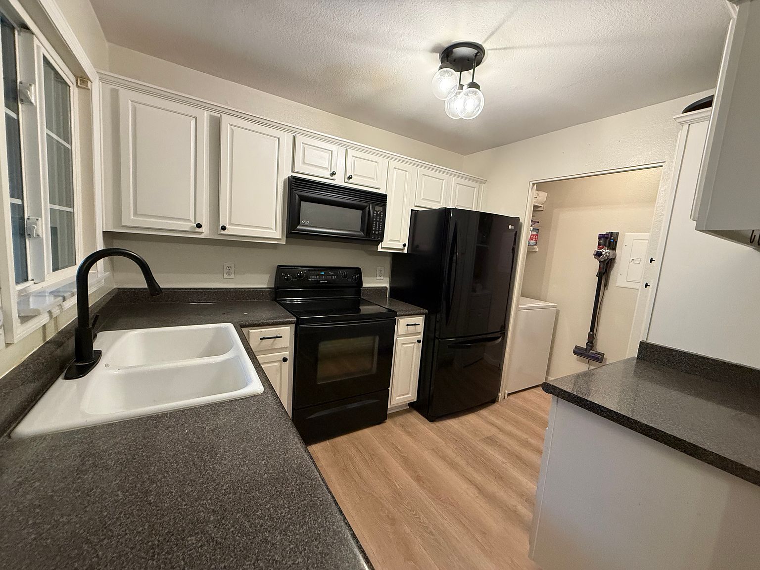 1880 E Morten Ave Phoenix, AZ 85020 photo 2