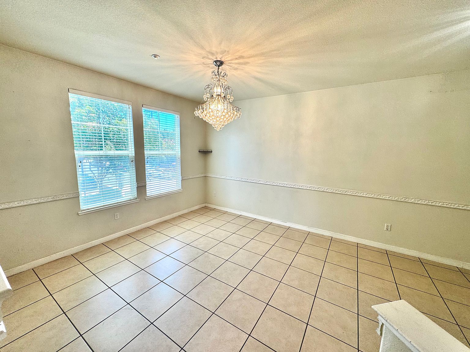719 Veranda Cir photo 3