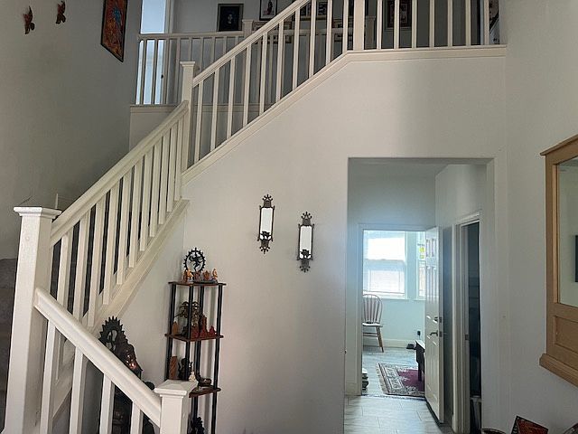 288 Isle Ct photo 2
