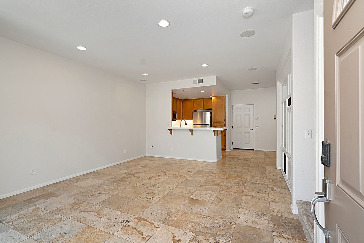 4046 Craven Rd photo 4