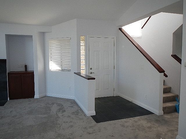 166 Las Flores Dr photo 4