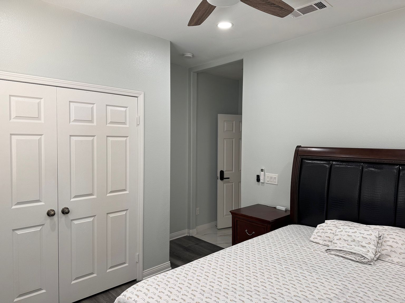 1062 Mount Dana Dr photo 4