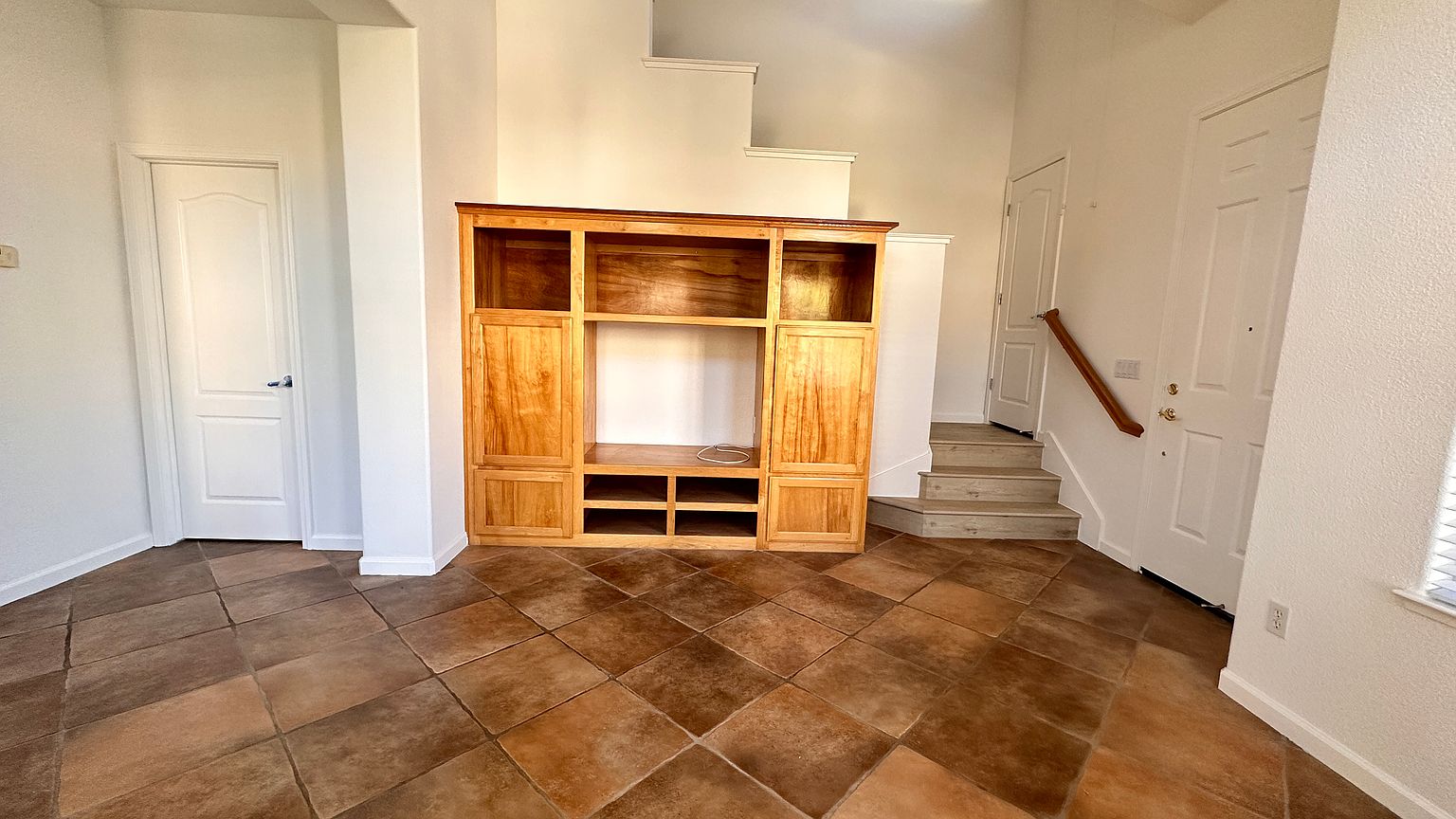 102 Adobe Ct photo 4