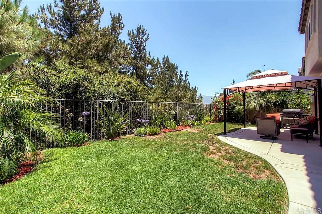961 Bryce Canyon Ave photo 4
