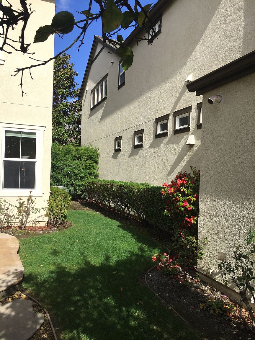 976 Garrity Way photo 5