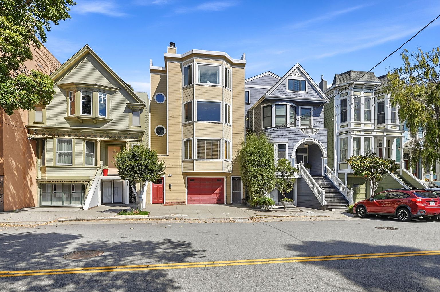 3BR/2BA Flat on Fulton St · San Francisco photo 2