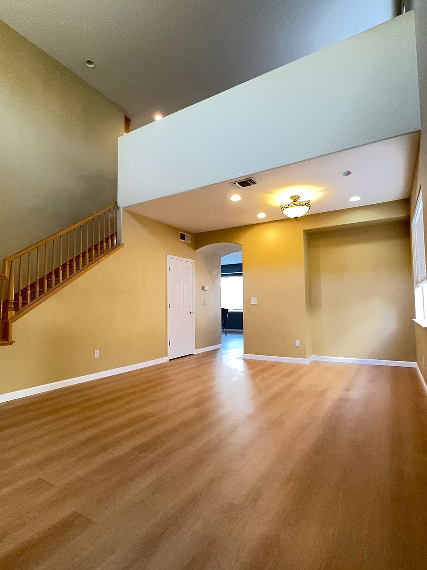 2921 Bowens Ln photo 2