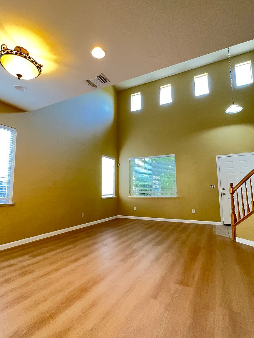 2921 Bowens Ln photo 3