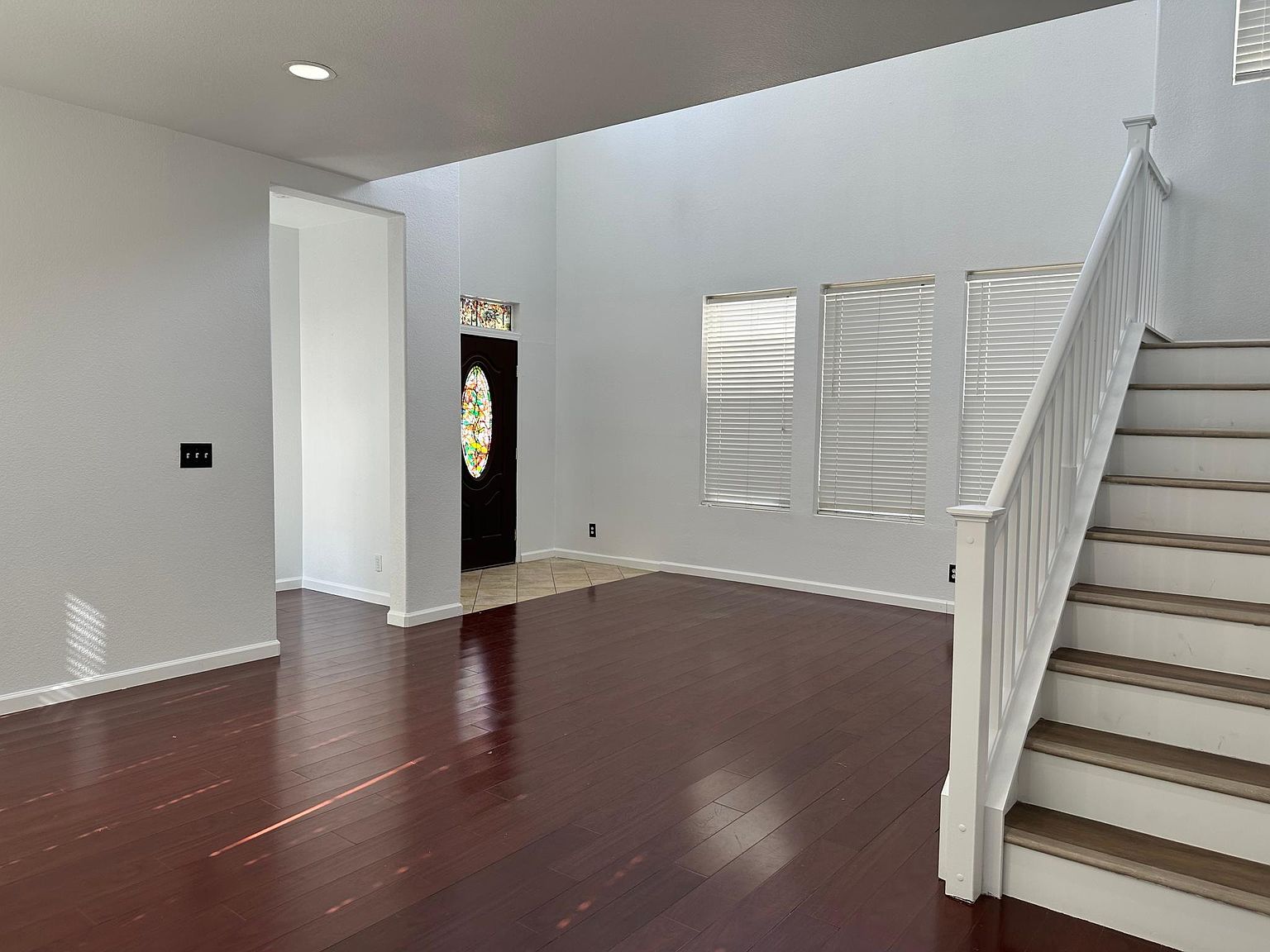 2230 Gibralter Ln photo 3