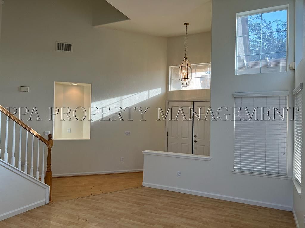 161 De Bord Dr photo 2