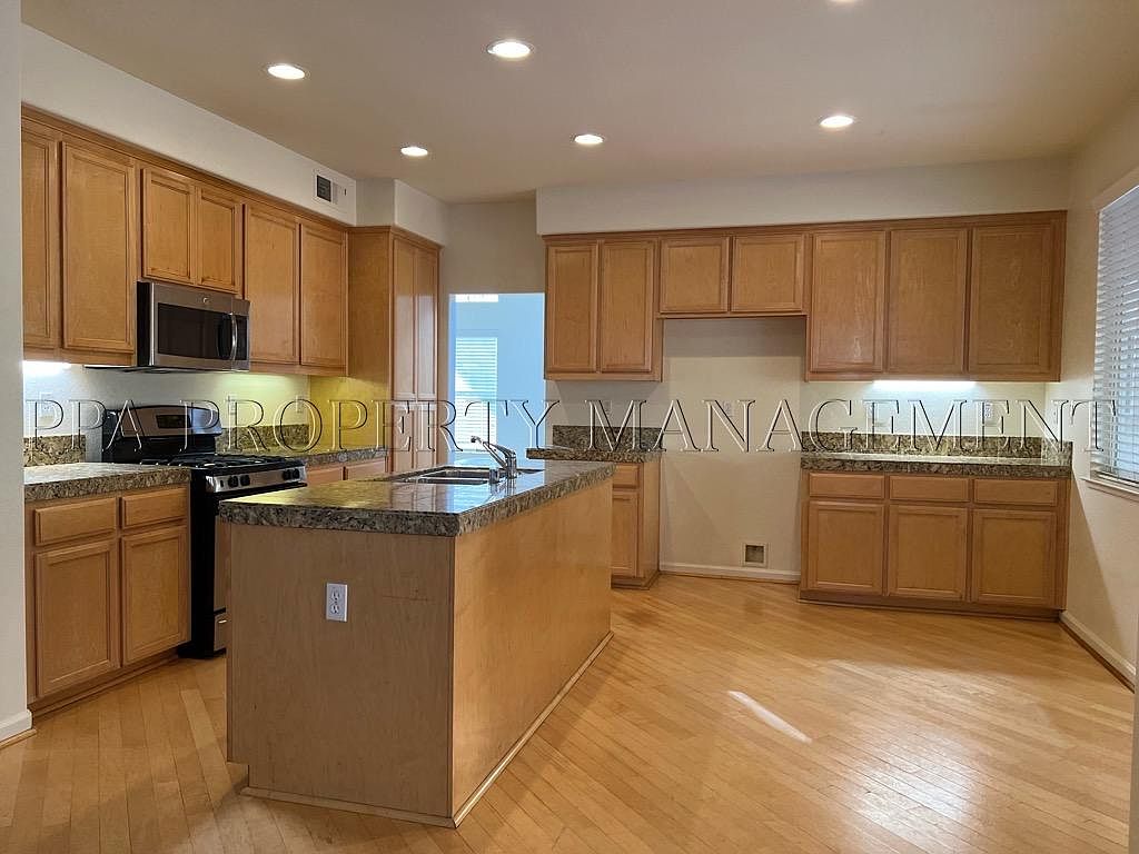 161 De Bord Dr photo 4