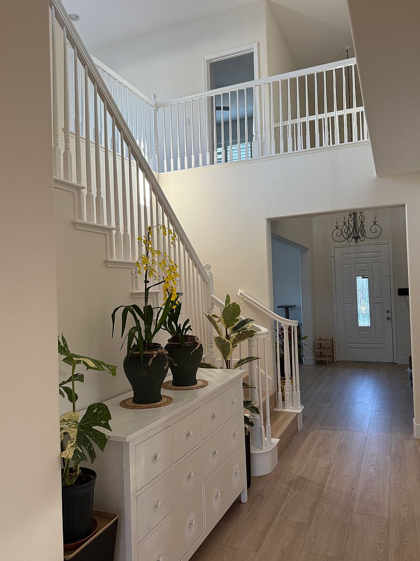 105 Sean Ave photo 3