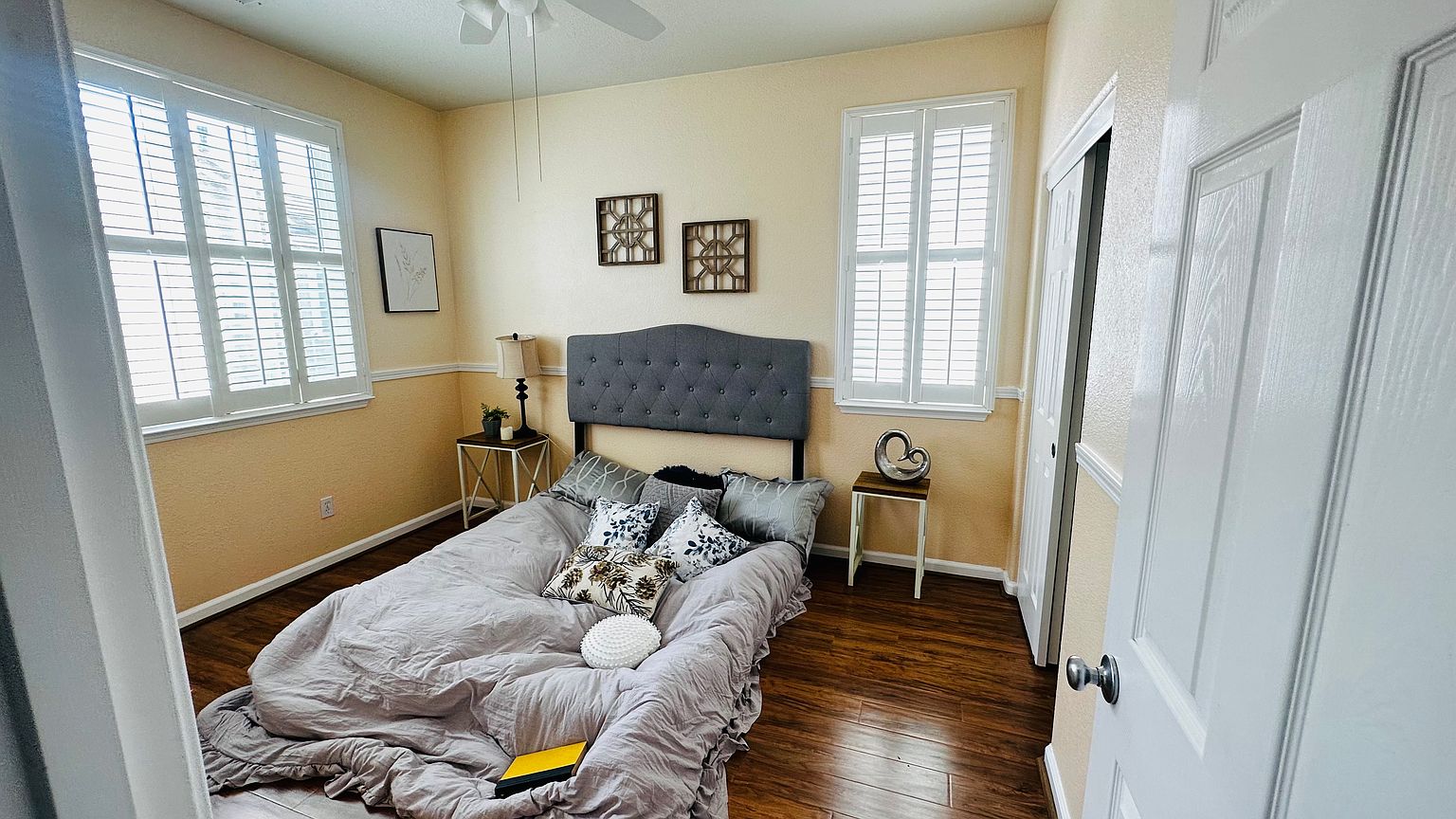 146 Thomas Ave photo 2