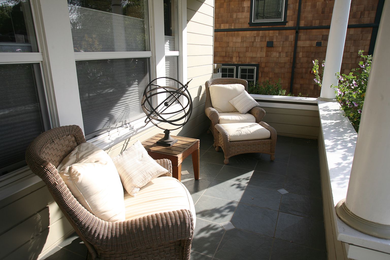 208 Grand Blvd photo 2