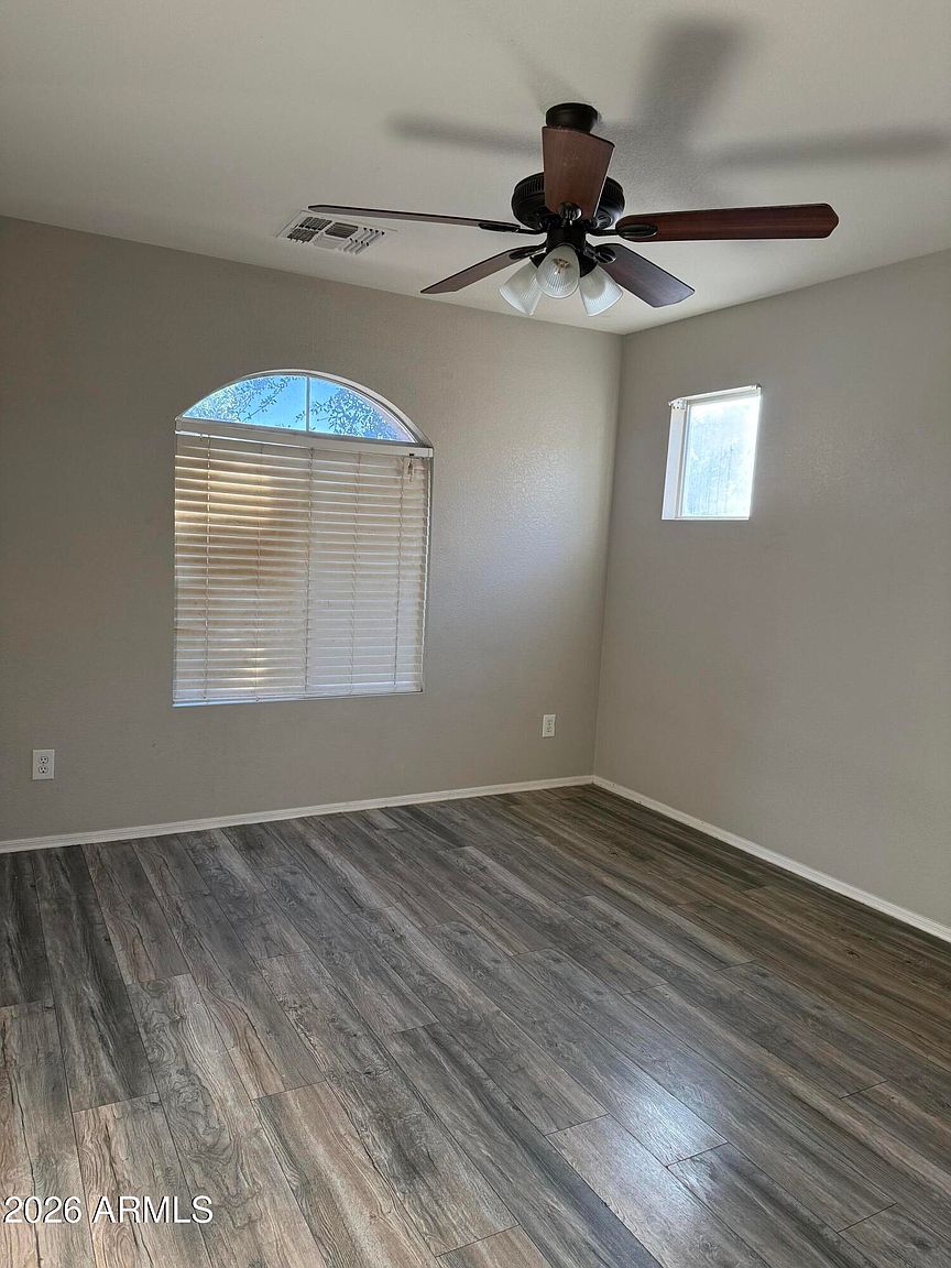 1410 E Mobile Ln Phoenix, AZ 85040 photo 5
