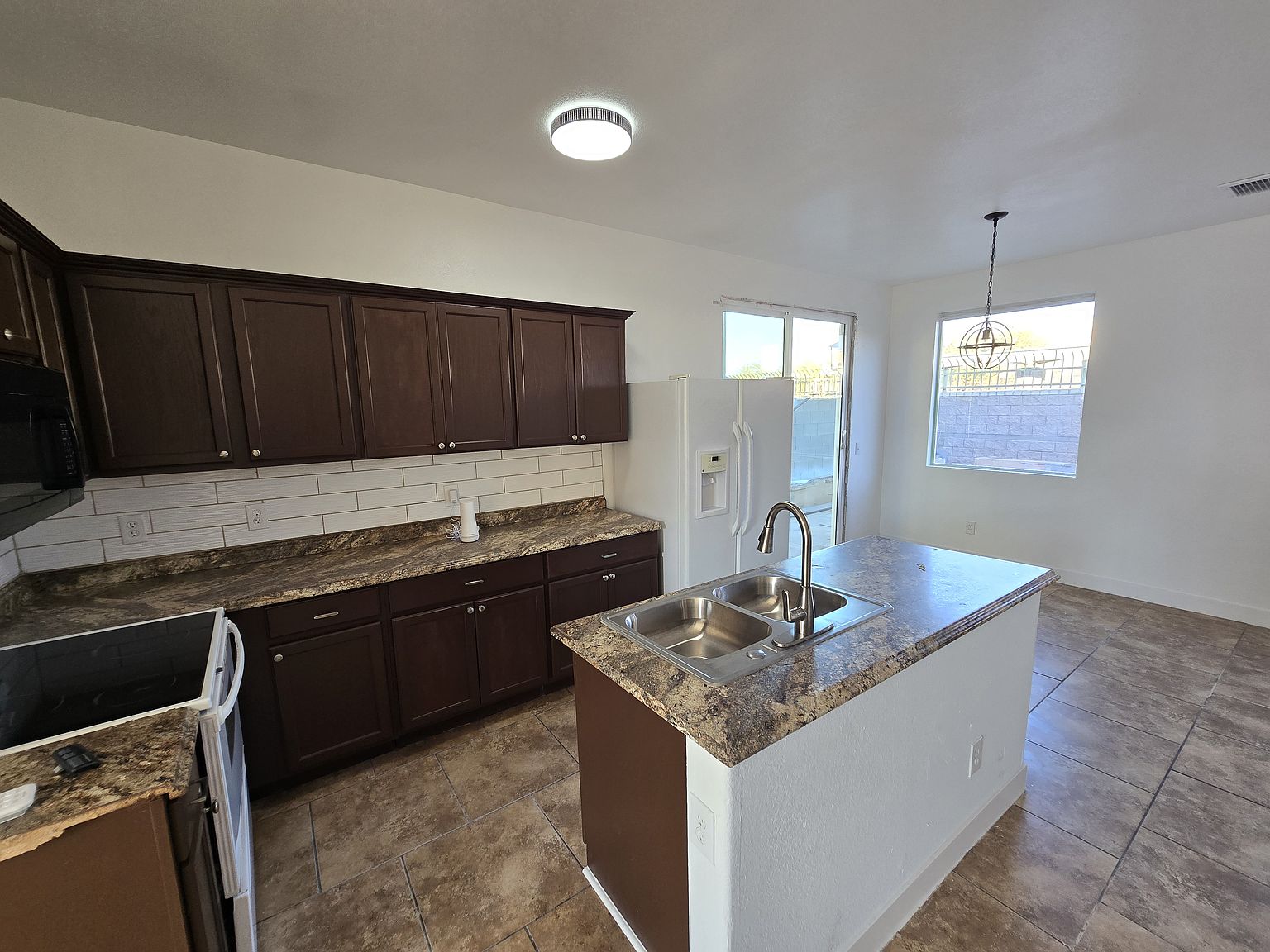 5117 S 15th Pl Phoenix, AZ 85040 photo 2