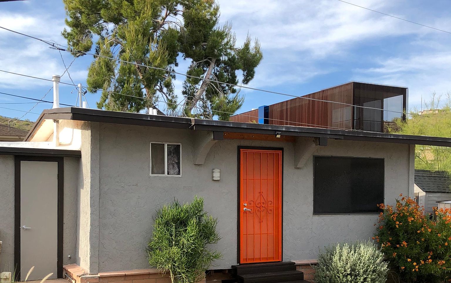 1434 E Sierra St photo 2