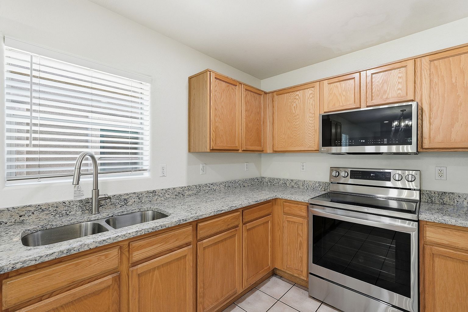22617 N 19th Way photo 5