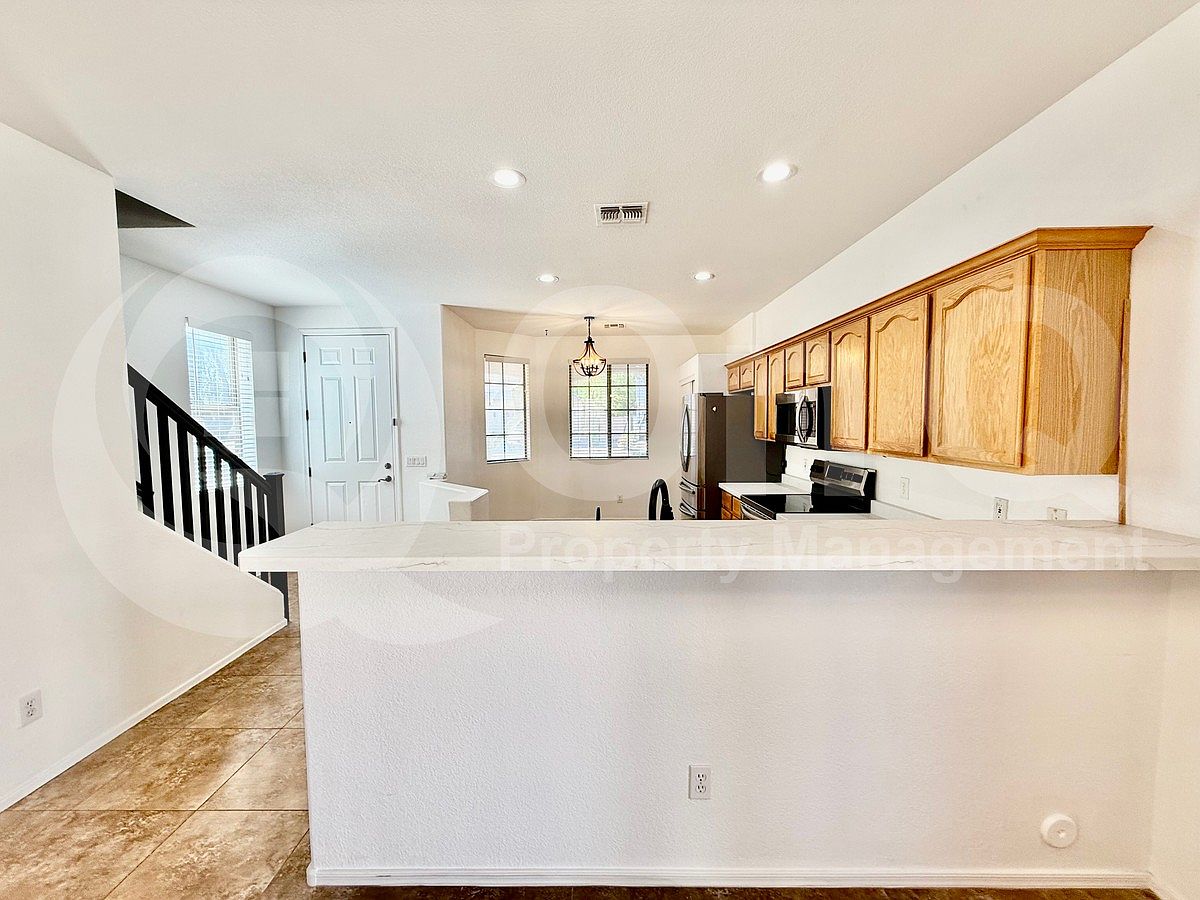 3748 E Sundance Ave photo 5