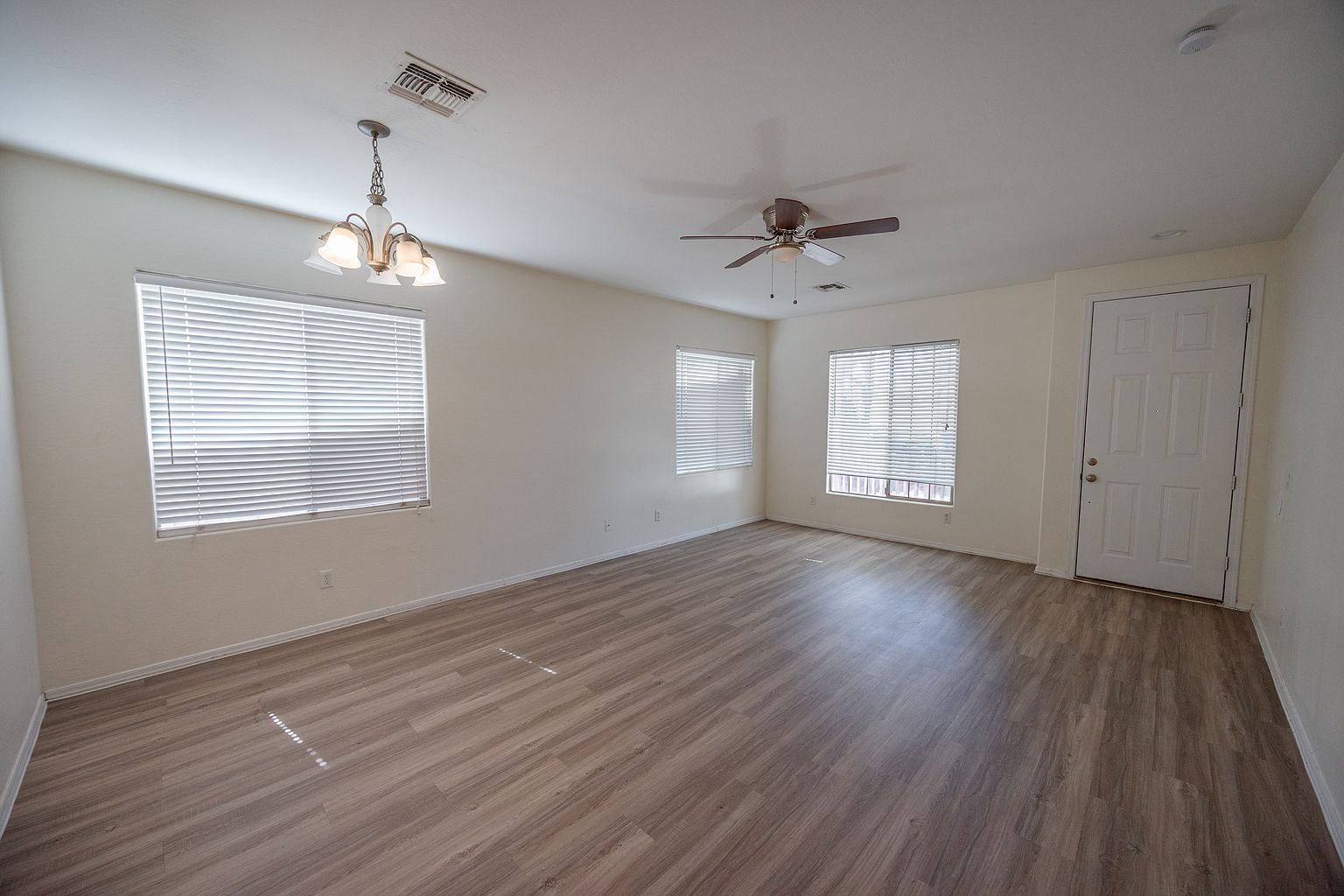4540 E Sundance Ave Gilbert, AZ 85297 photo 3