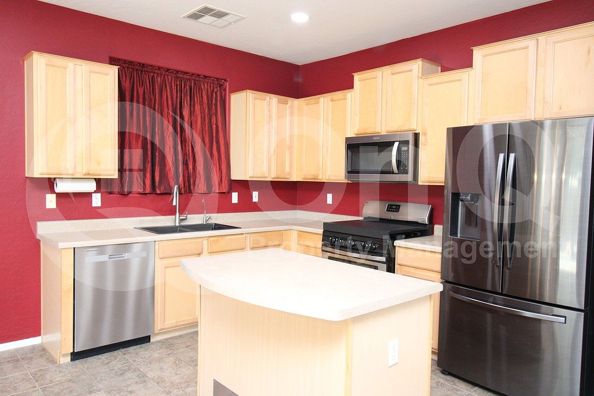 19453 E Reins Rd photo 3