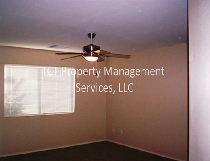15575 W Durango St photo 3