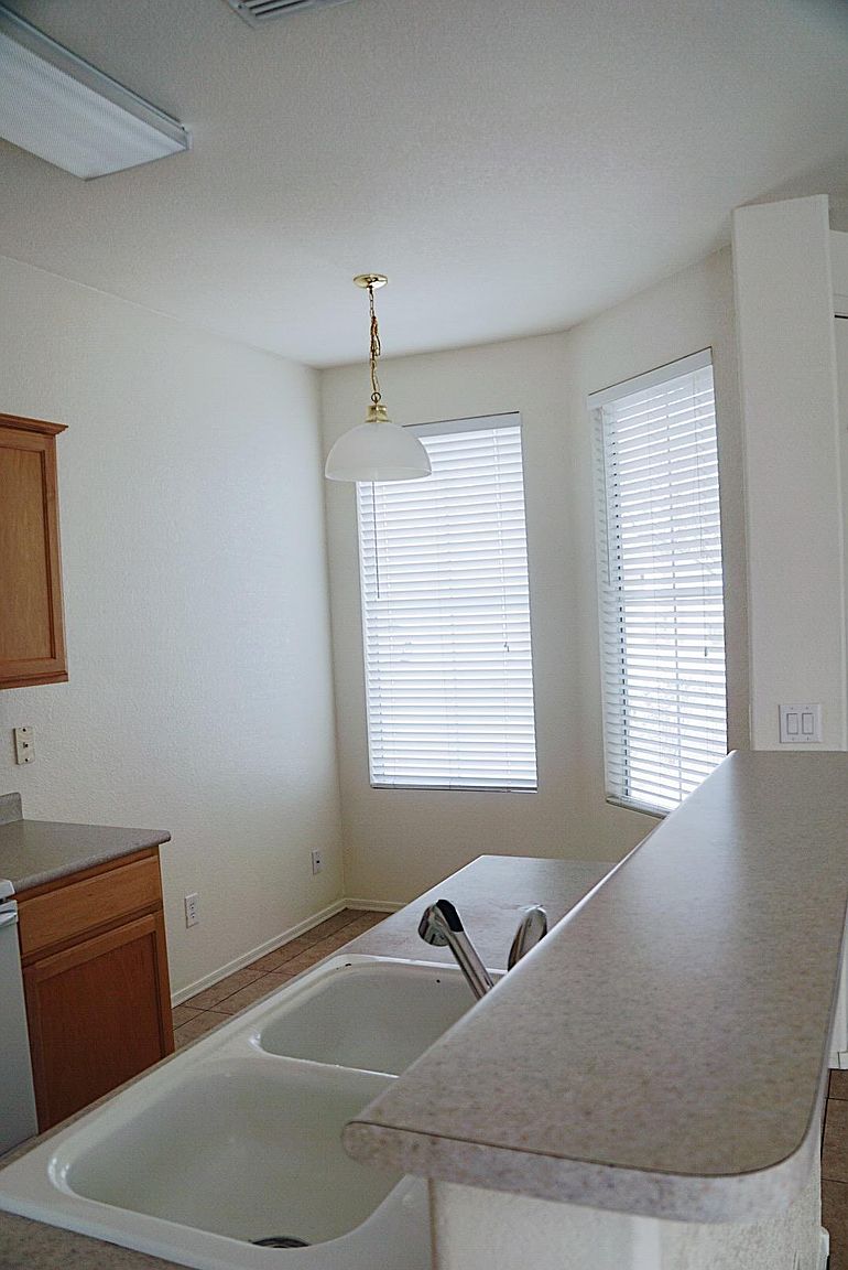 1121 E Altadonna St photo 3