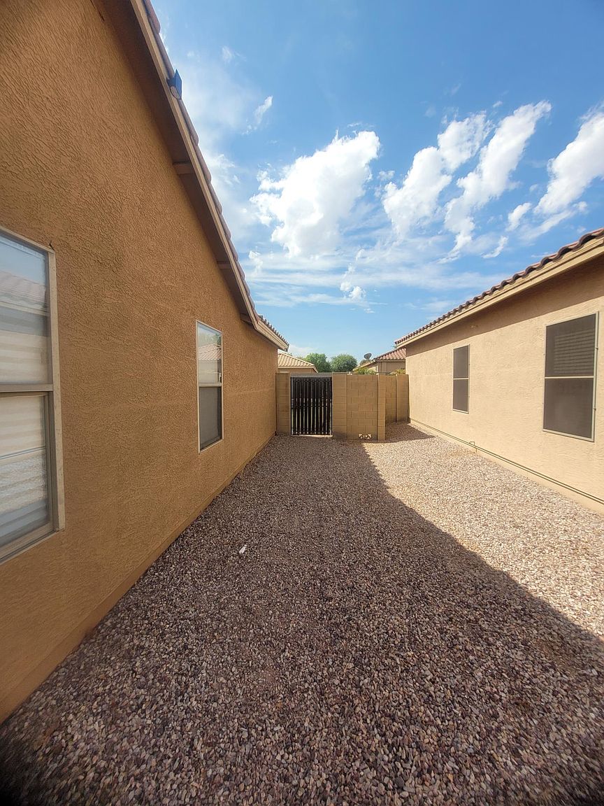 2739 W Silver Creek Ln photo 5