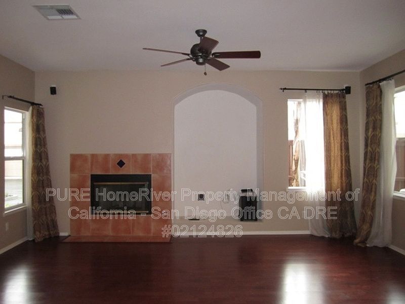 621 Sumner Way photo 3