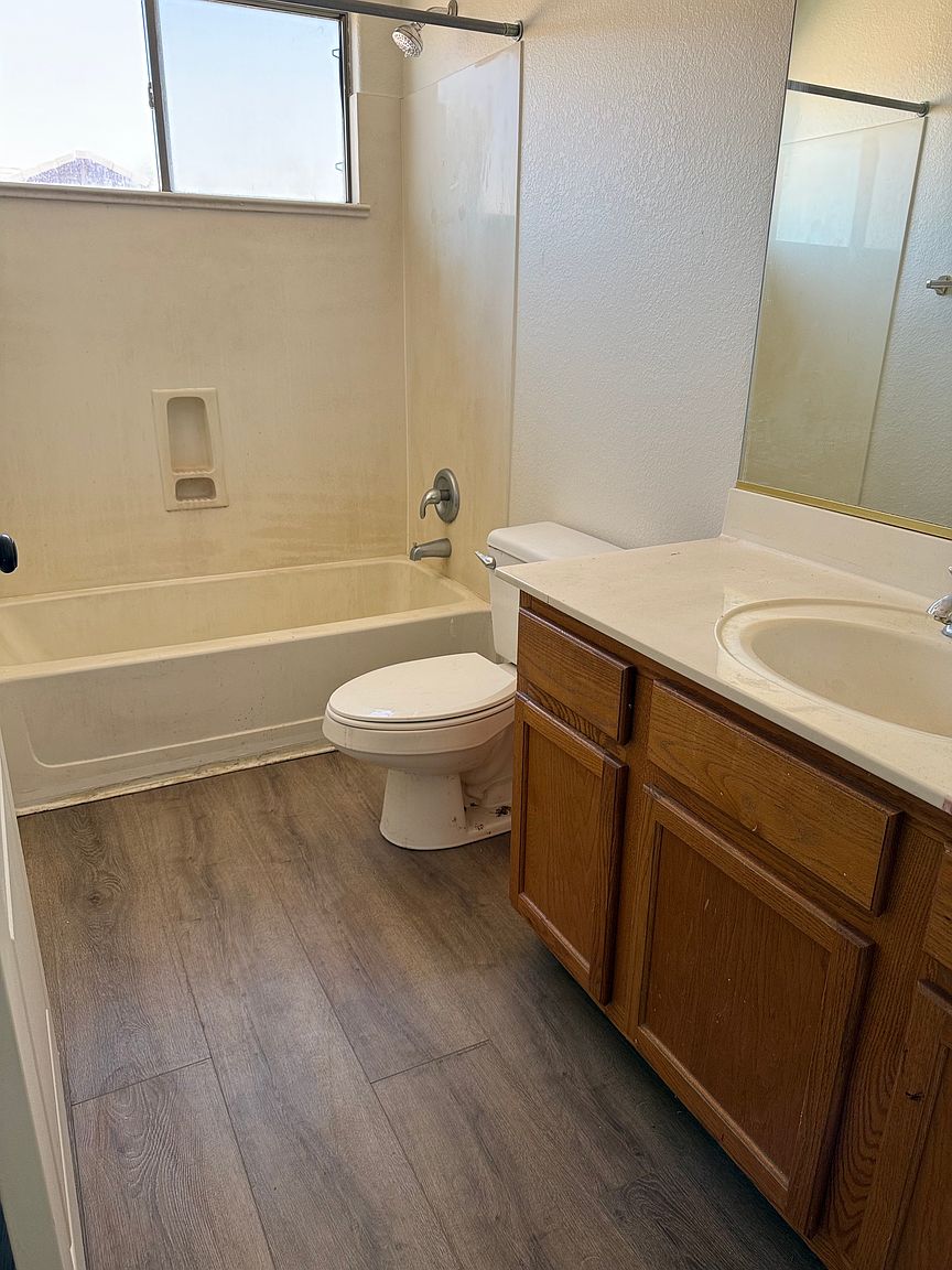 12402 W San Juan Ave photo 5