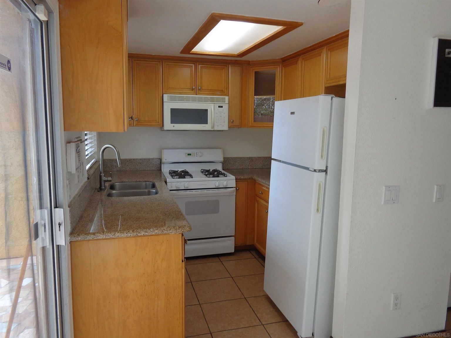 2348 Smythe Ave photo 2