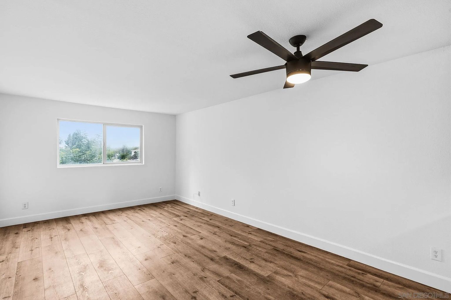6434 Akins Ave photo 4
