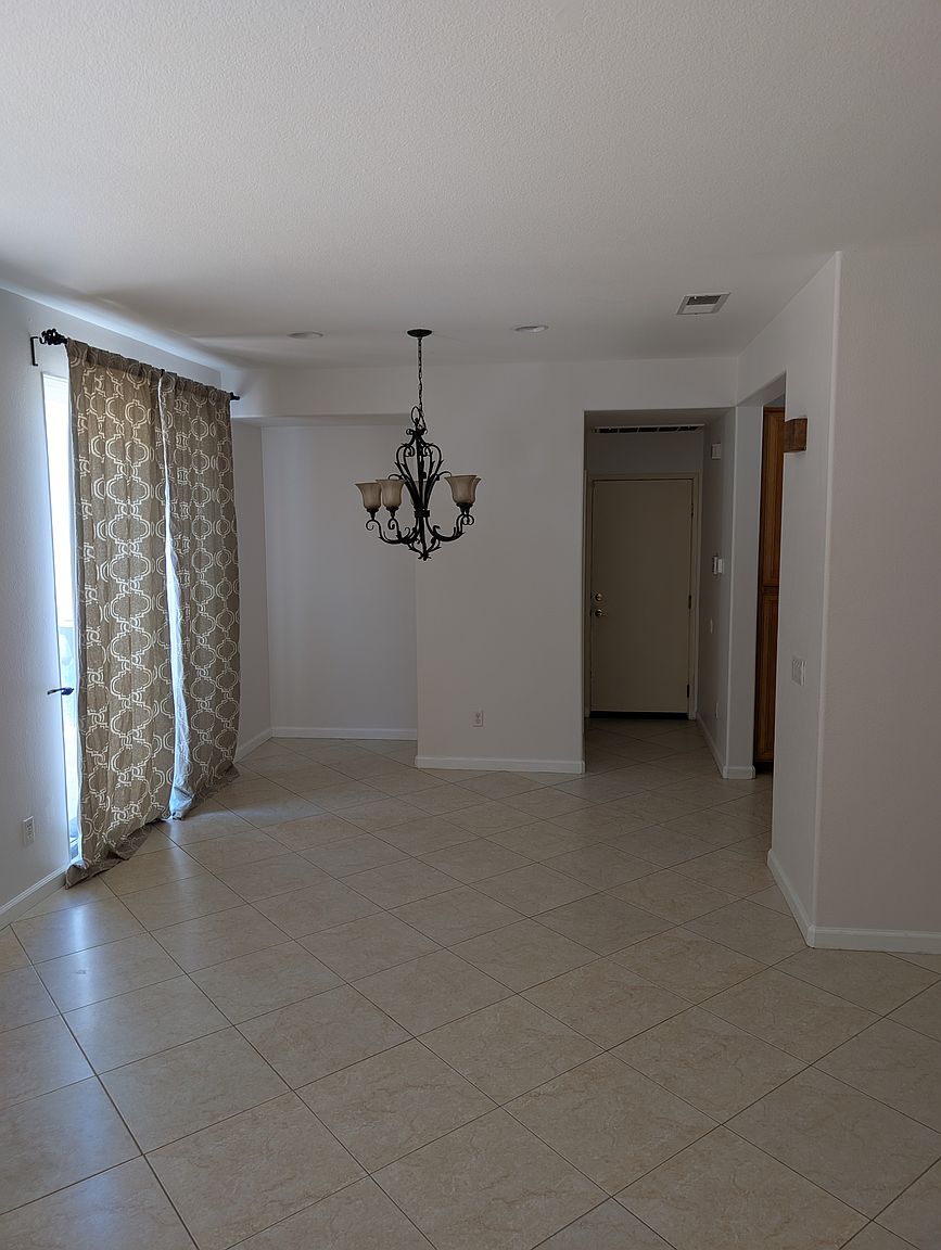 2824 Weeping Willow Rd photo 5