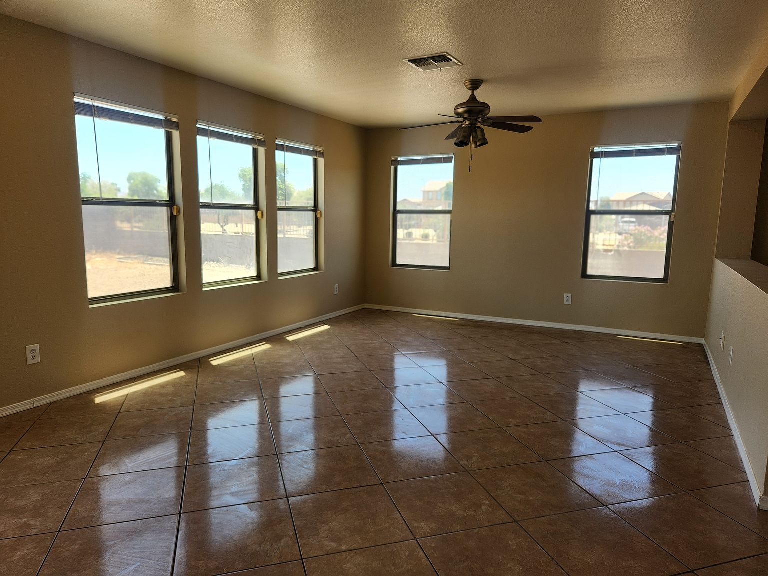 5931 W Albeniz Pl photo 4