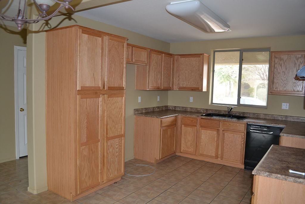 7408 S 37th Gln photo 3